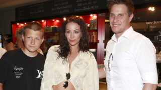 Agáta Hanychová se synem Kryšpínem a manželem