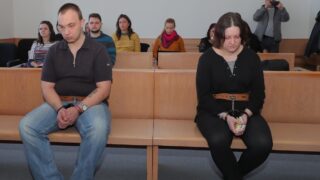 Manželé Janákovi u soudu v roce 2019.