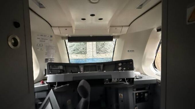 Hasiči ukázali poničenou soupravu