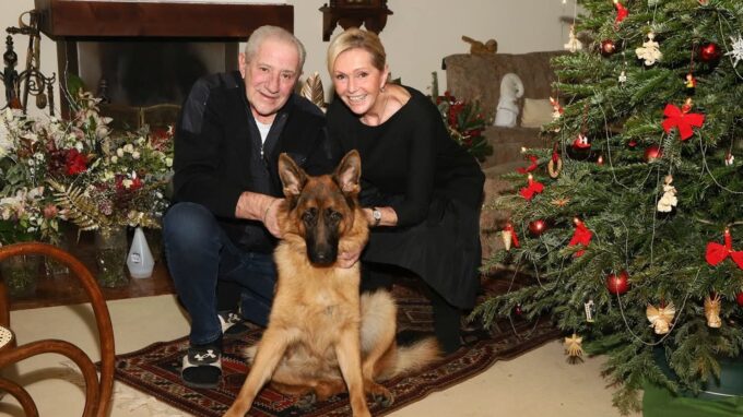 Helena s manželem a psí slečnou Jessinkou