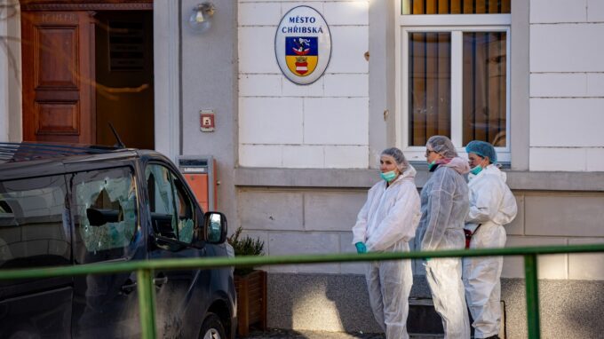 Střelba na úřadě ve městě Chřibská