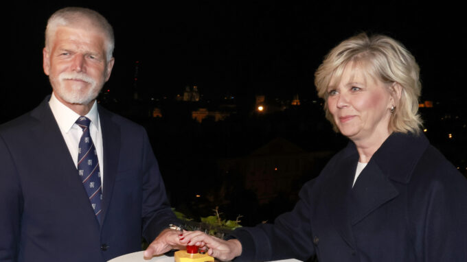 Petr Pavel, Eva Pavlova