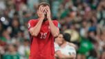 Čeští fotbaloví reprezentanti v závěrečném utkání skupiny A na mistrovství světa v Americe prohráli s Mexikem v tamní metropoli vysoko 0:3 a do vyřazovací fáze nepostoupili