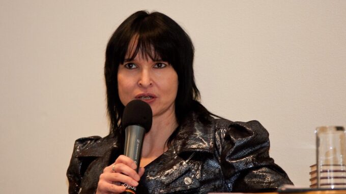 Simona Monyová