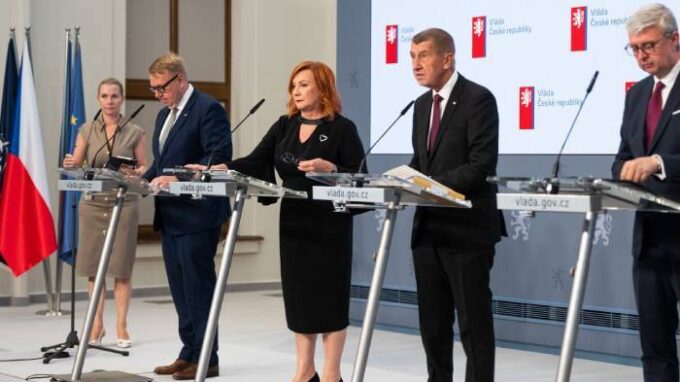 Tisková konference po jednání vlády